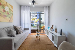 Apartamento com garagem a 500m da Praia da Enseada